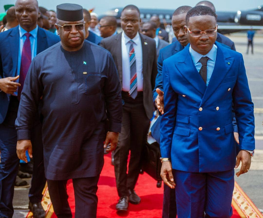 Amb Johaness Makouvia : l’élégance du leadership au service d’un accueil du  Président de la République du Sierra Leone