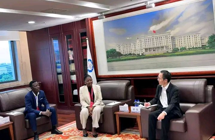 L’Université de Kara à la conquête des réseaux mondiaux du savoir : La Présidente de l’UK en discussions avancées avec l’UESTC en chine