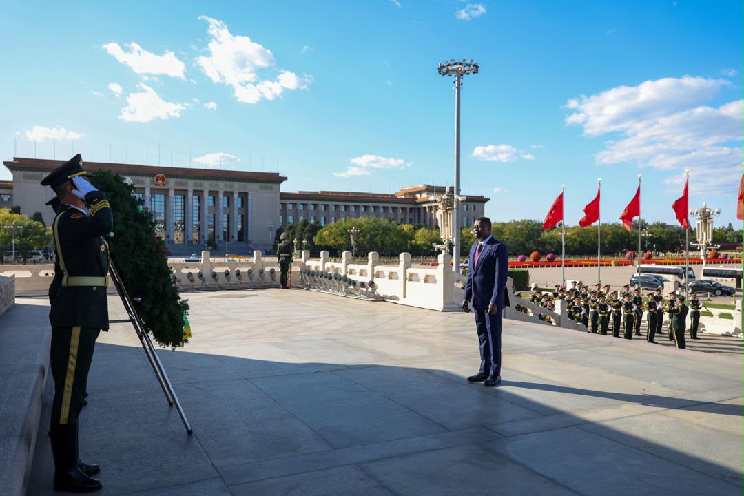Place Tian'anmen à Pékin : Faure Gnassingbé s'incline devant la mémoire des héros du peuple chinois