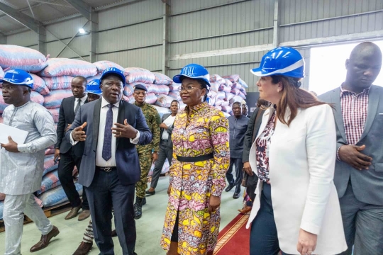 Le Premier ministre met en marche l'Usine de transformation d'amande de Karité Label d'Or